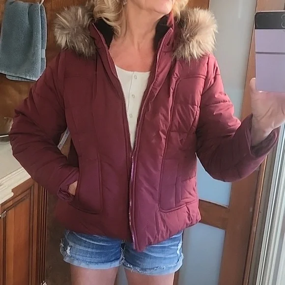 NWT Maralyn & Me Wine Hooded Cozy Puffer Coat With Faux Fur Trim Size XL - Picture 1 of 14